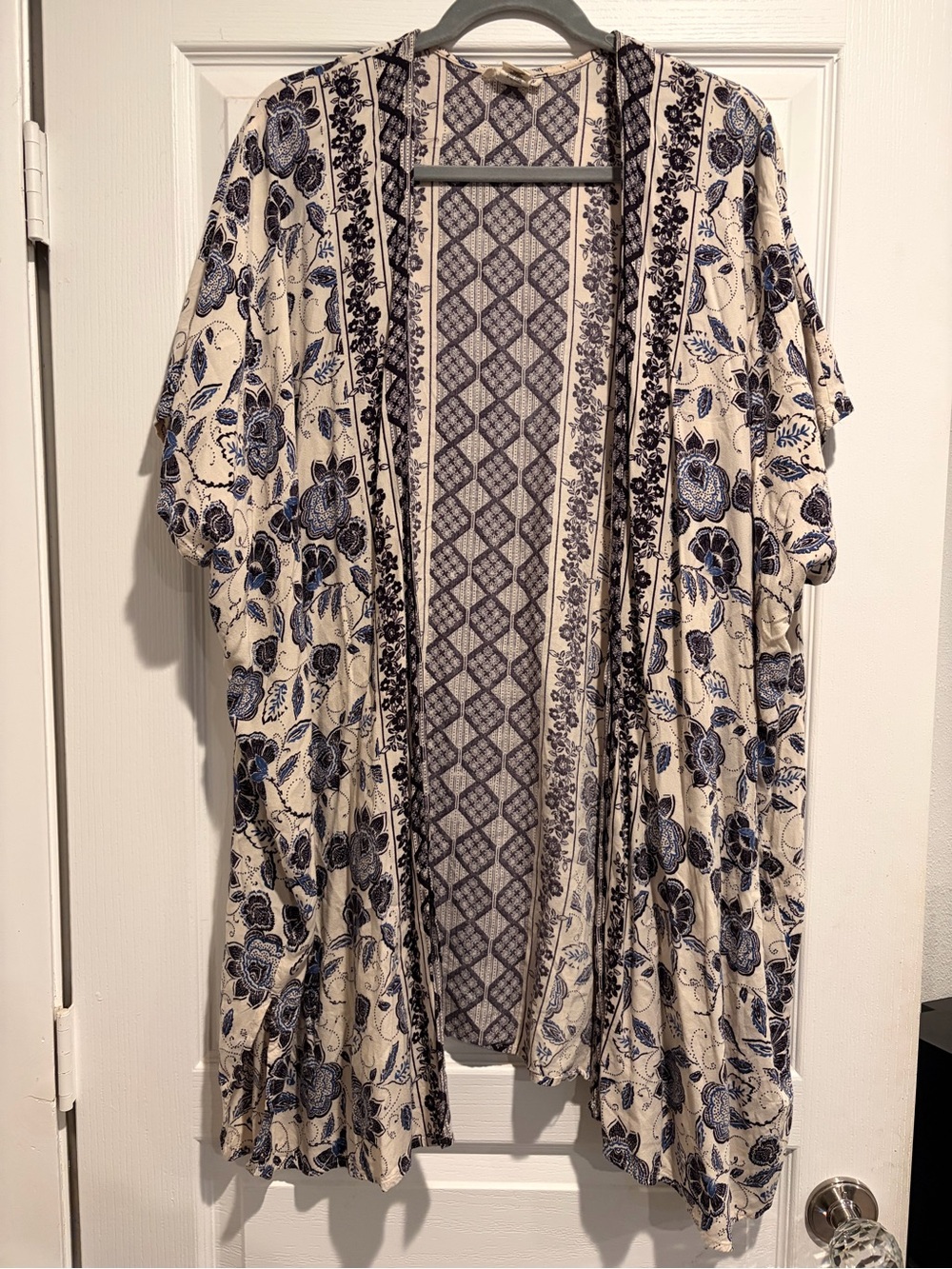 Open-Front Floral Kimono Tunic in Cream and Blue